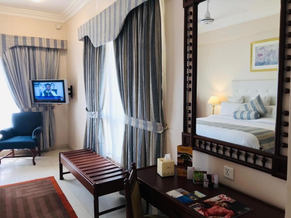 Beach Luxury Hotel Karachi Exterior foto