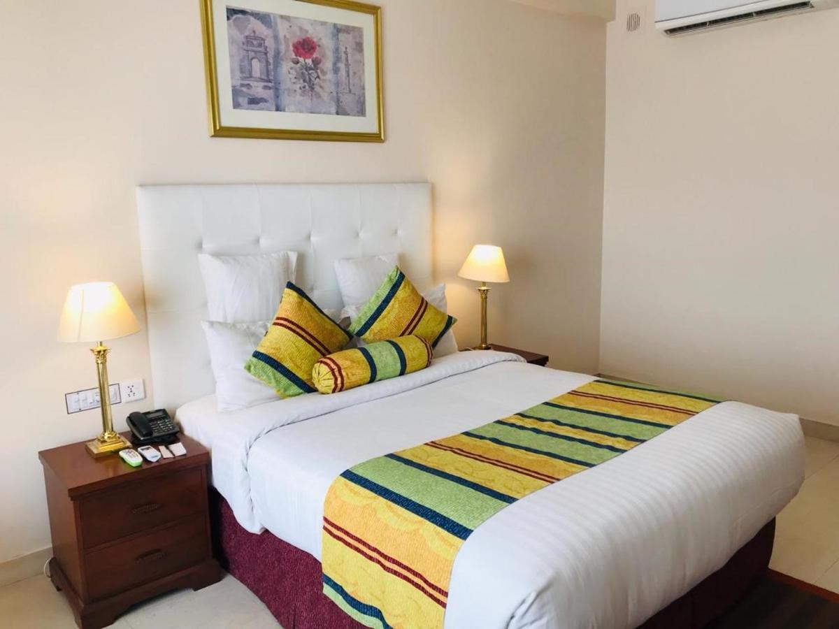 Beach Luxury Hotel Karachi Exterior foto