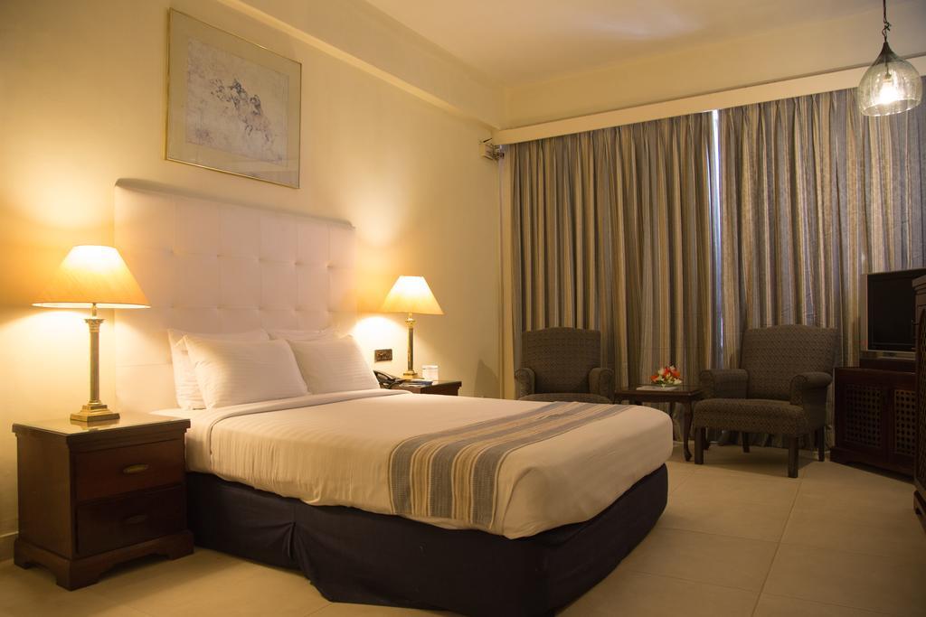 Beach Luxury Hotel Karachi Exterior foto