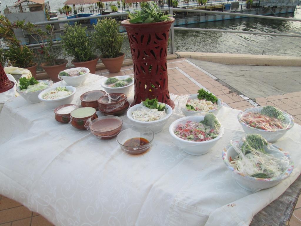 Beach Luxury Hotel Karachi Exterior foto