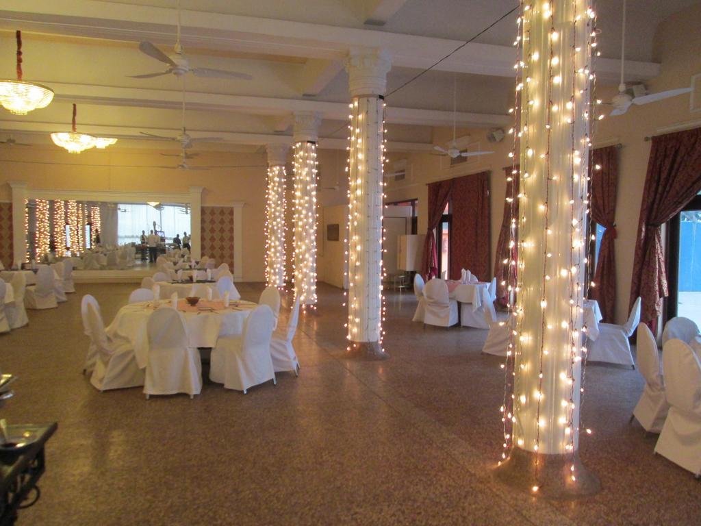 Beach Luxury Hotel Karachi Exterior foto